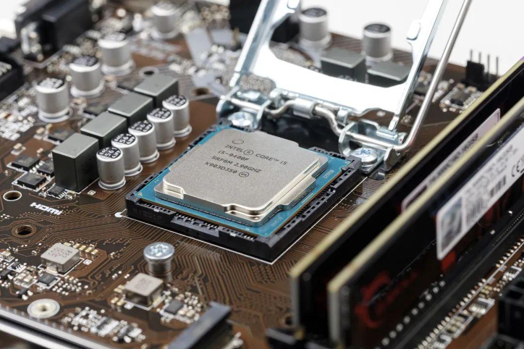 CPU